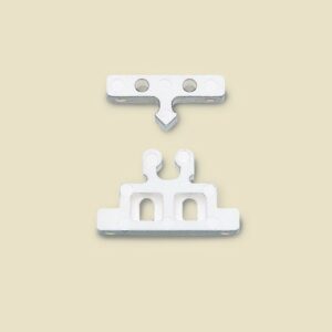 Art. 136.30 Door fastener